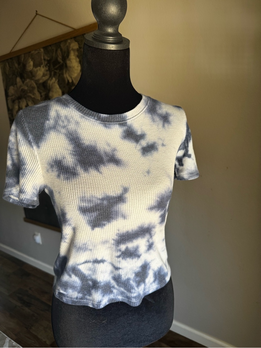 Hollister White and Blue Tie-Dye Waffle Short Sleeve Tee